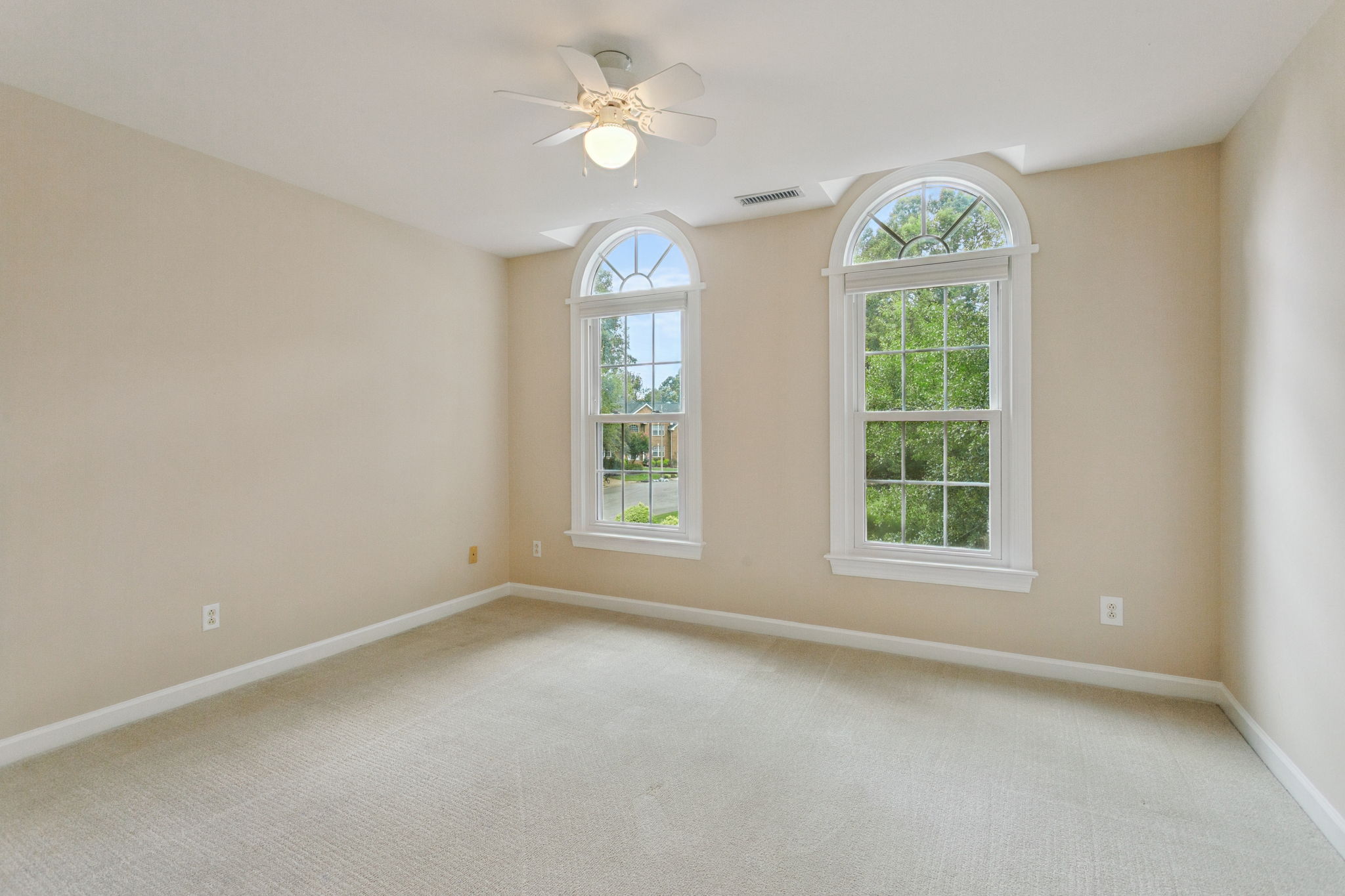 Well-sized bedroom with full-size closet space.