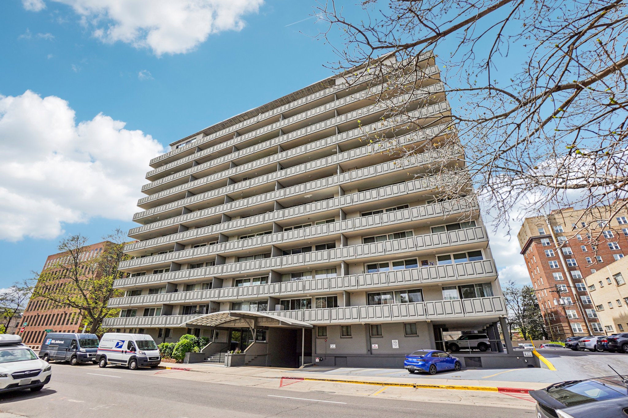 Logan St 4j-S1004-004.jpg