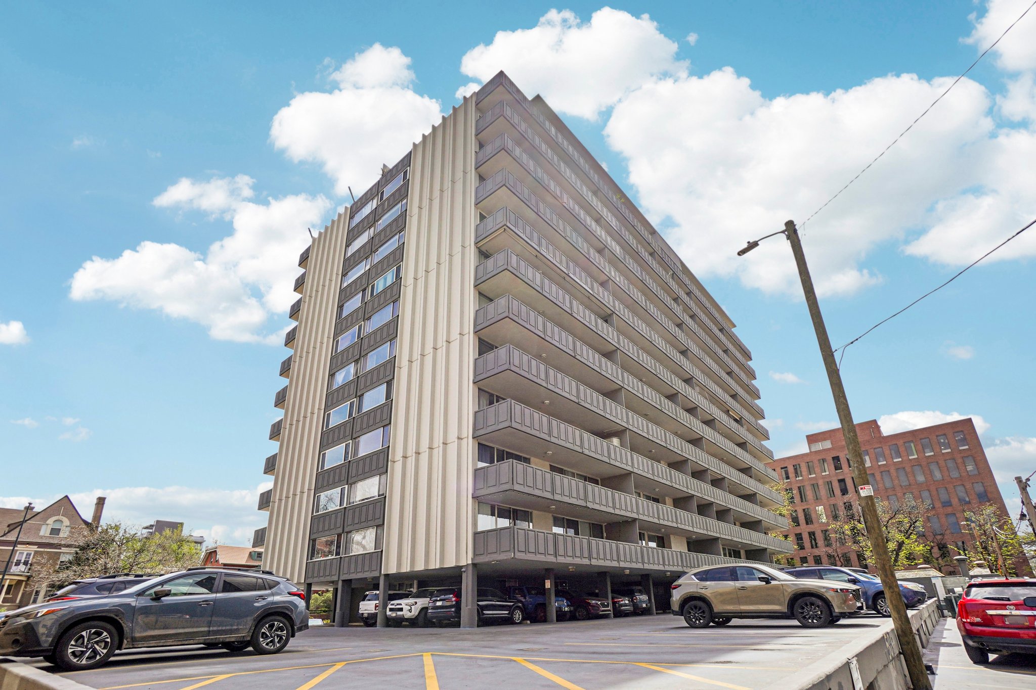 Logan St 4j-S1004-005.jpg