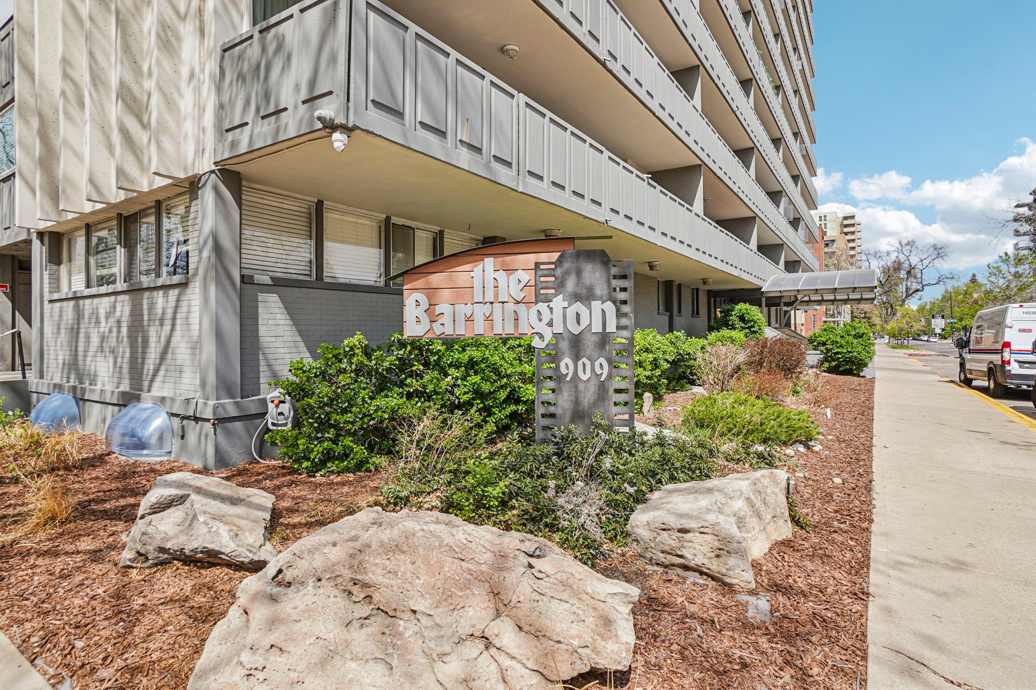 Logan St 4j-S1004-006.jpg