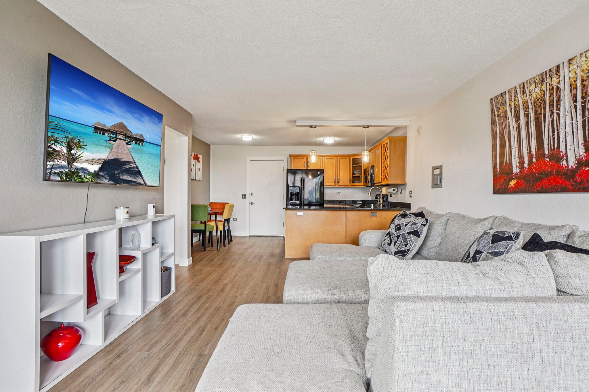 Logan St 4j-S1004-010.jpg