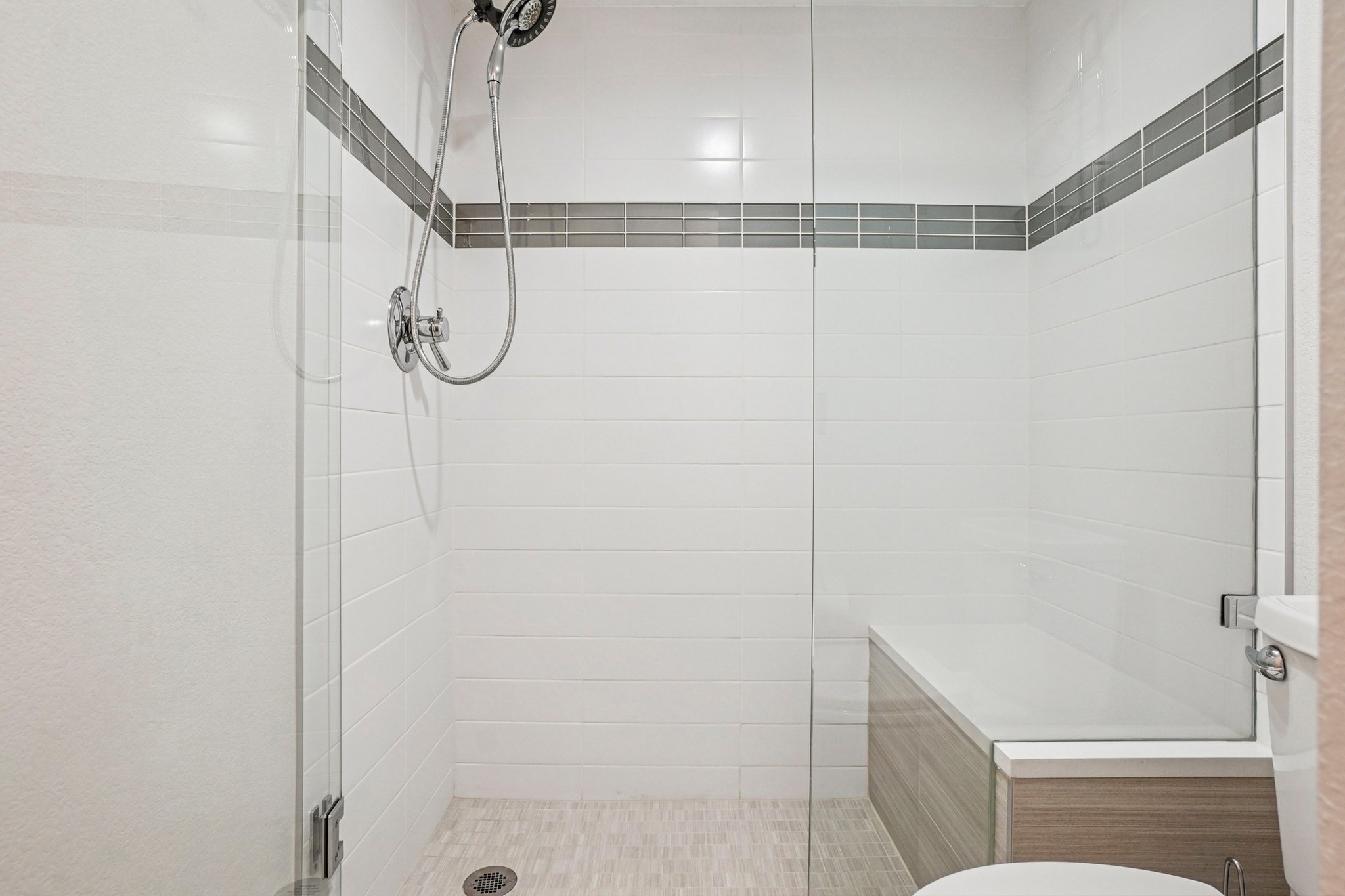 Logan St 4j-S1004-018.jpg