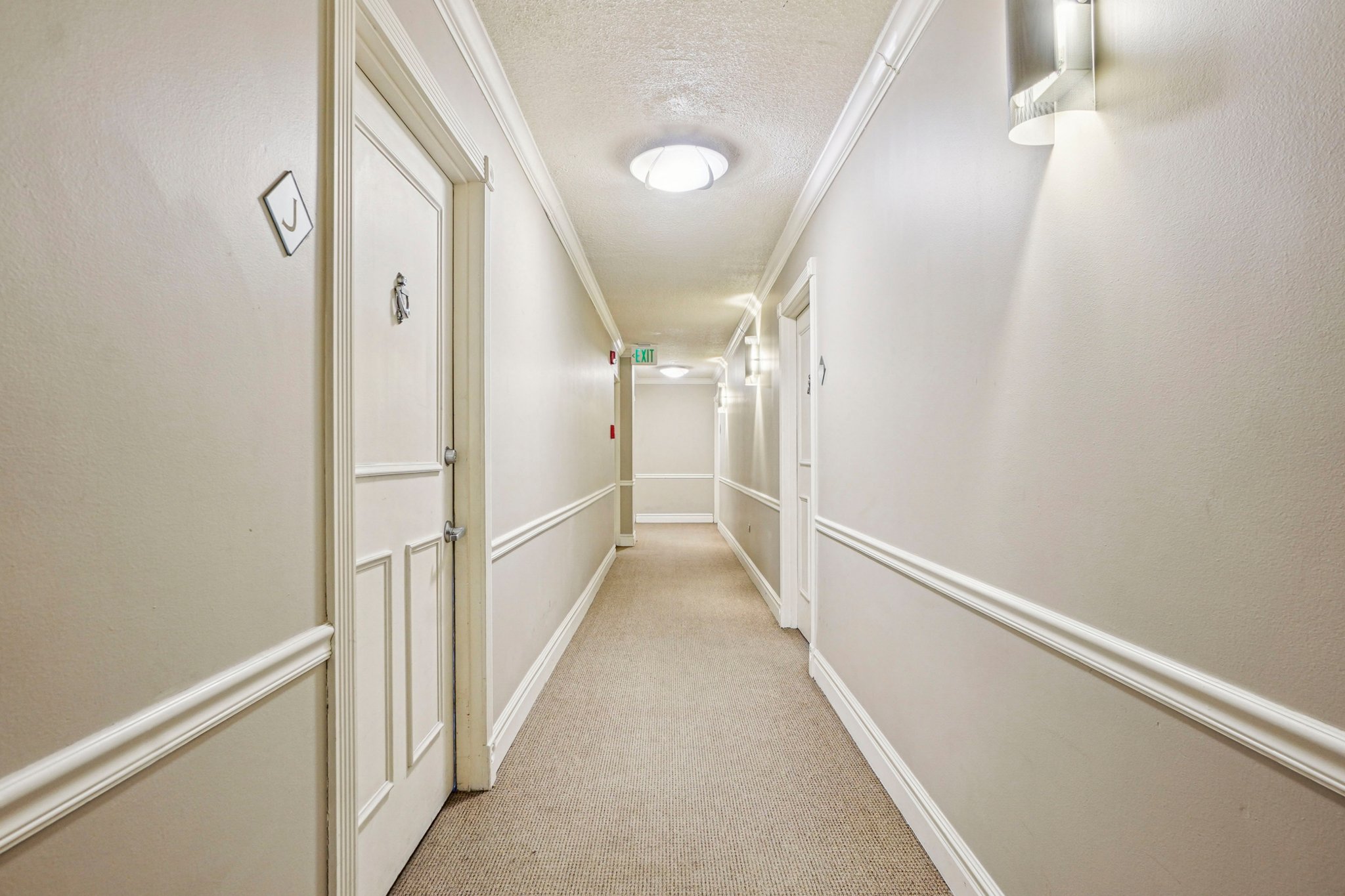 Logan St 4j-S1004-024.jpg