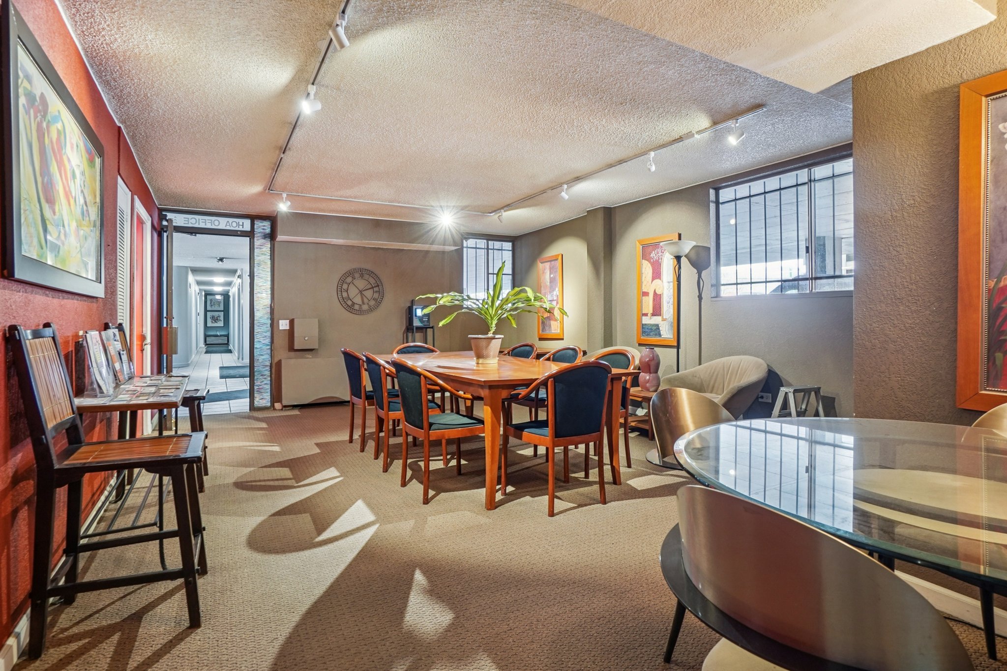 Logan St 4j-1004-906.jpg