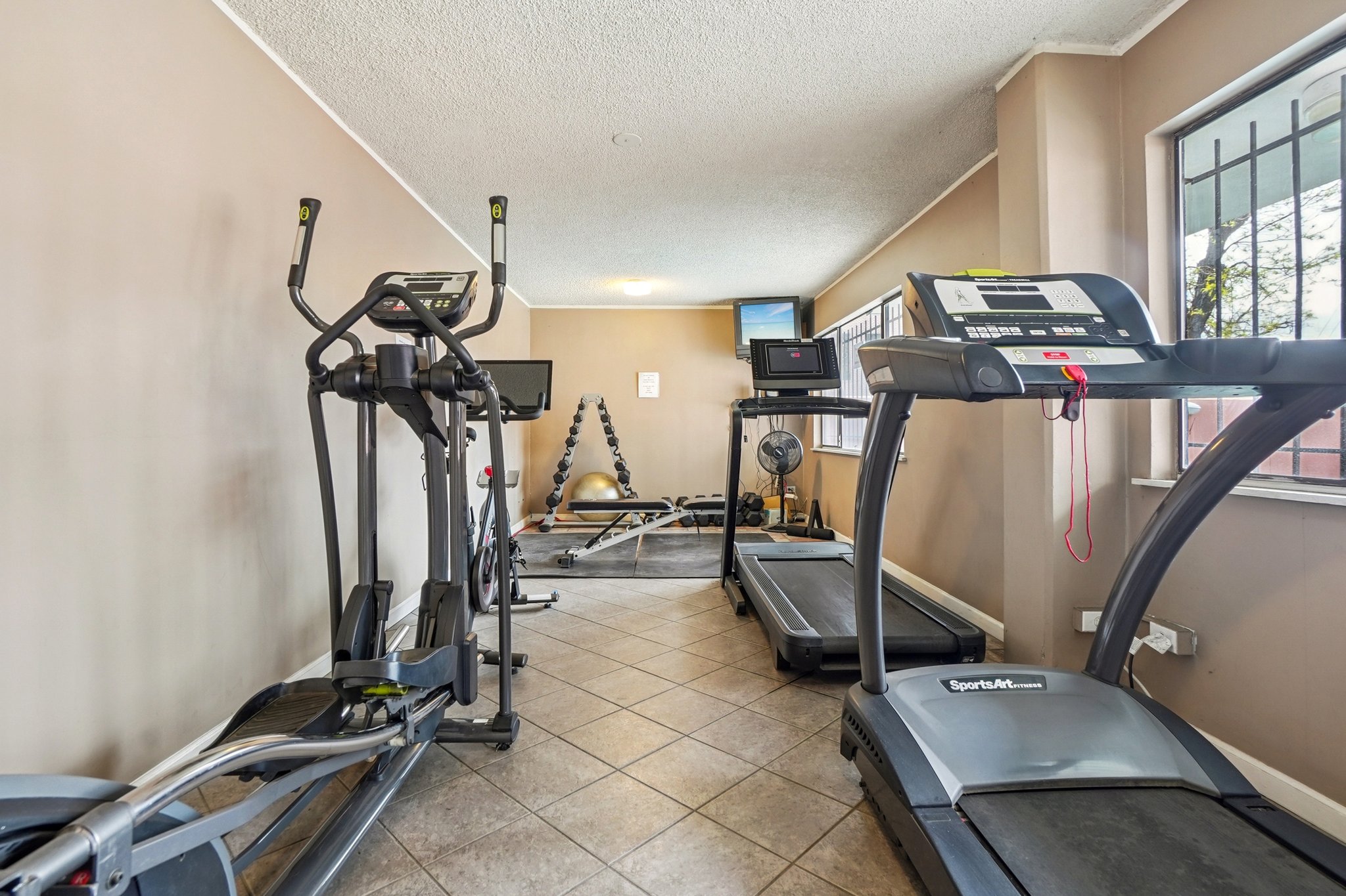 Logan St 4j-1004-908.jpg