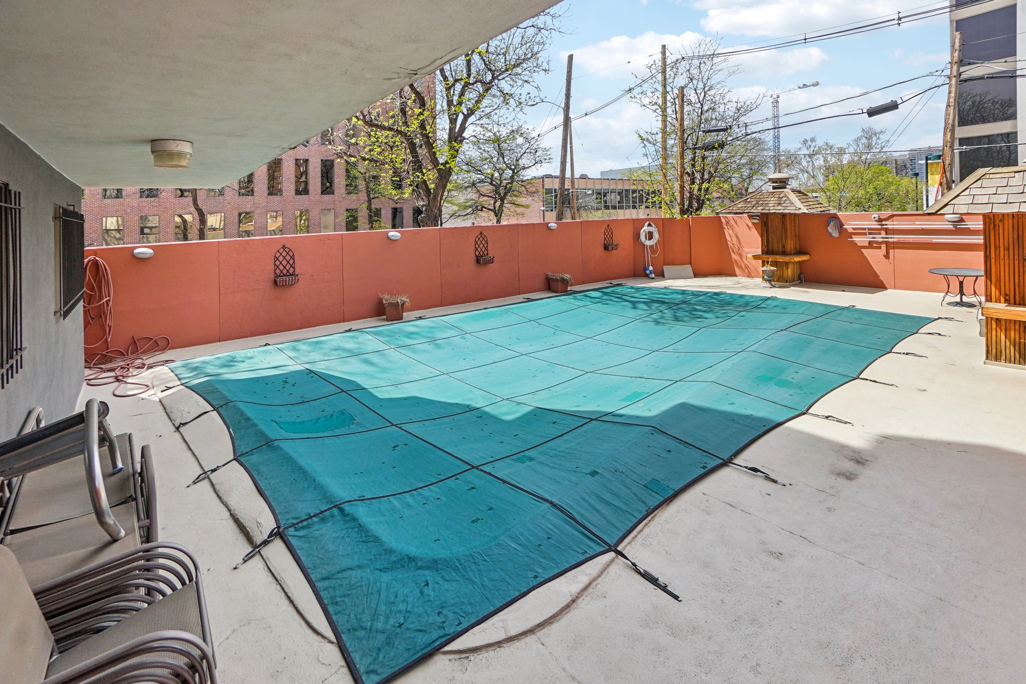 Logan St 4j-1004-913.jpg