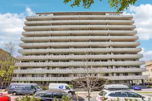 Logan St 4j-S1004-001.jpg