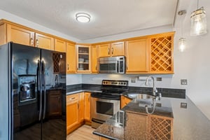 Logan St 4j-S1004-014.jpg