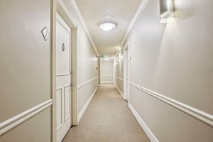 Logan St 4j-S1004-024.jpg