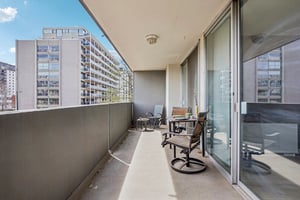 Logan St 4j-S1004-025.jpg