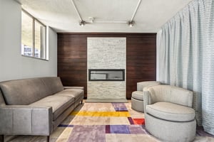 Logan St 4j-1004-904.jpg