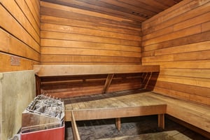 Logan St 4j-1004-907.jpg