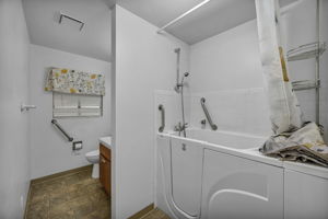  Photo 48
