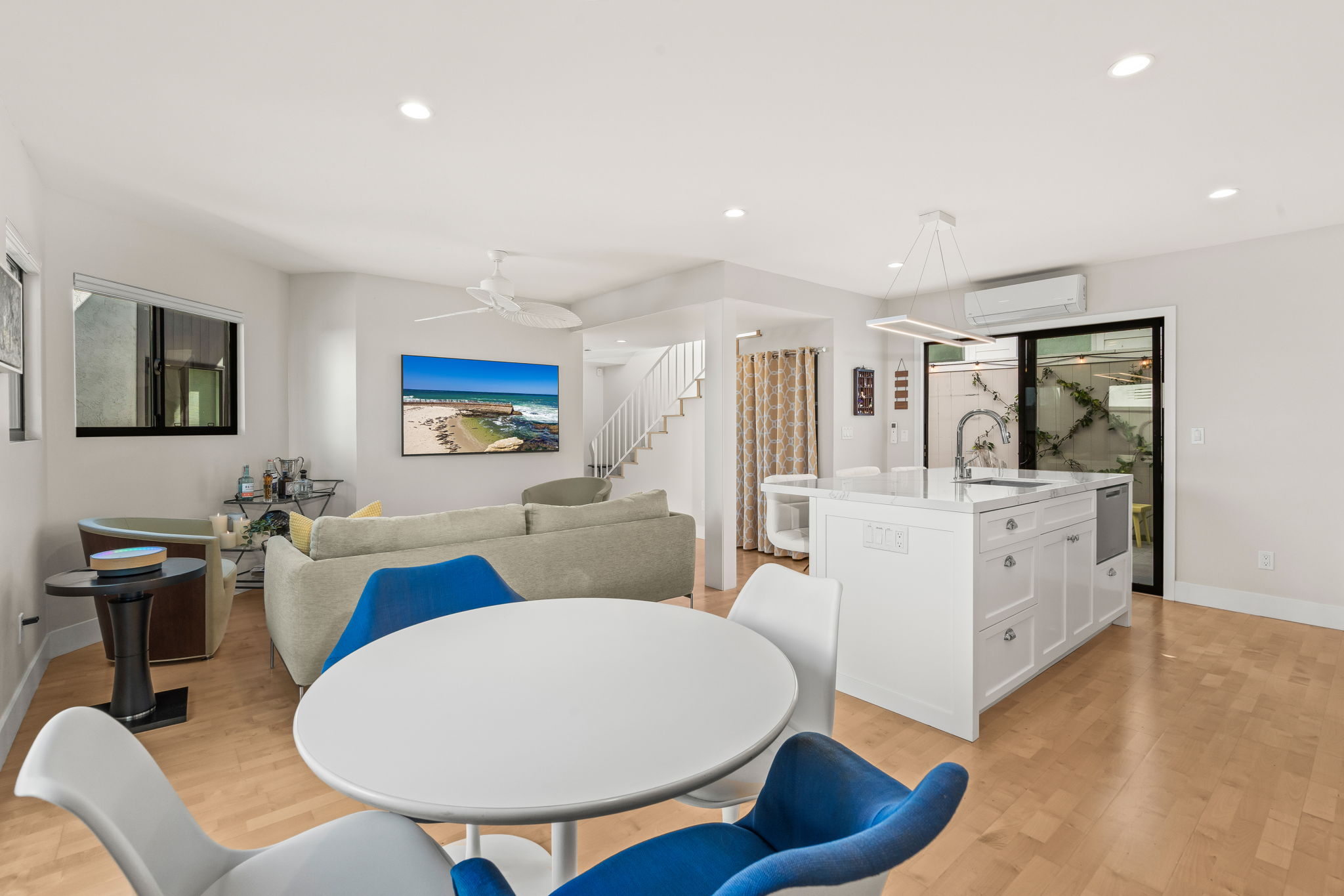 909 Olive Ave-26