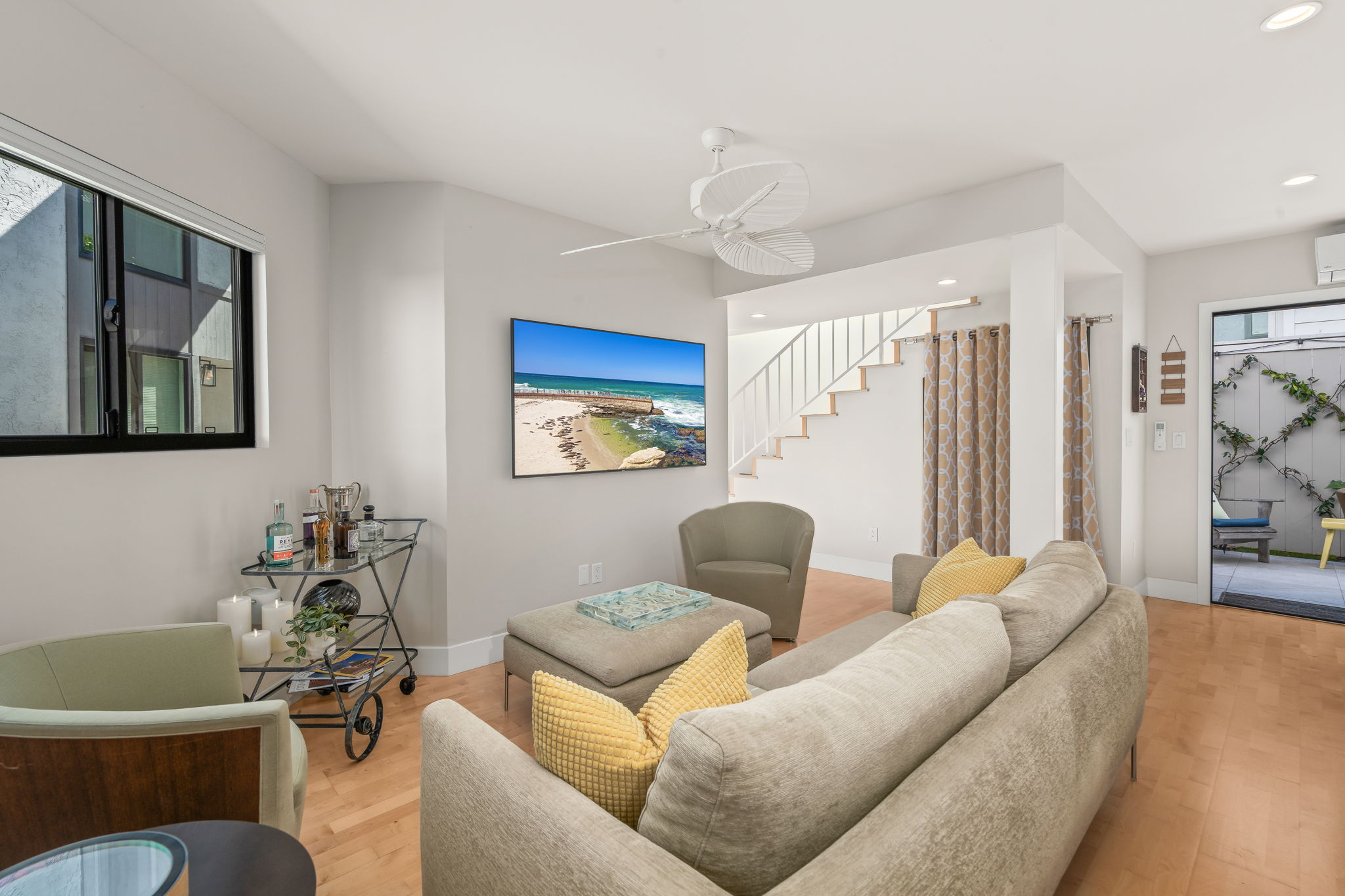 909 Olive Ave-23