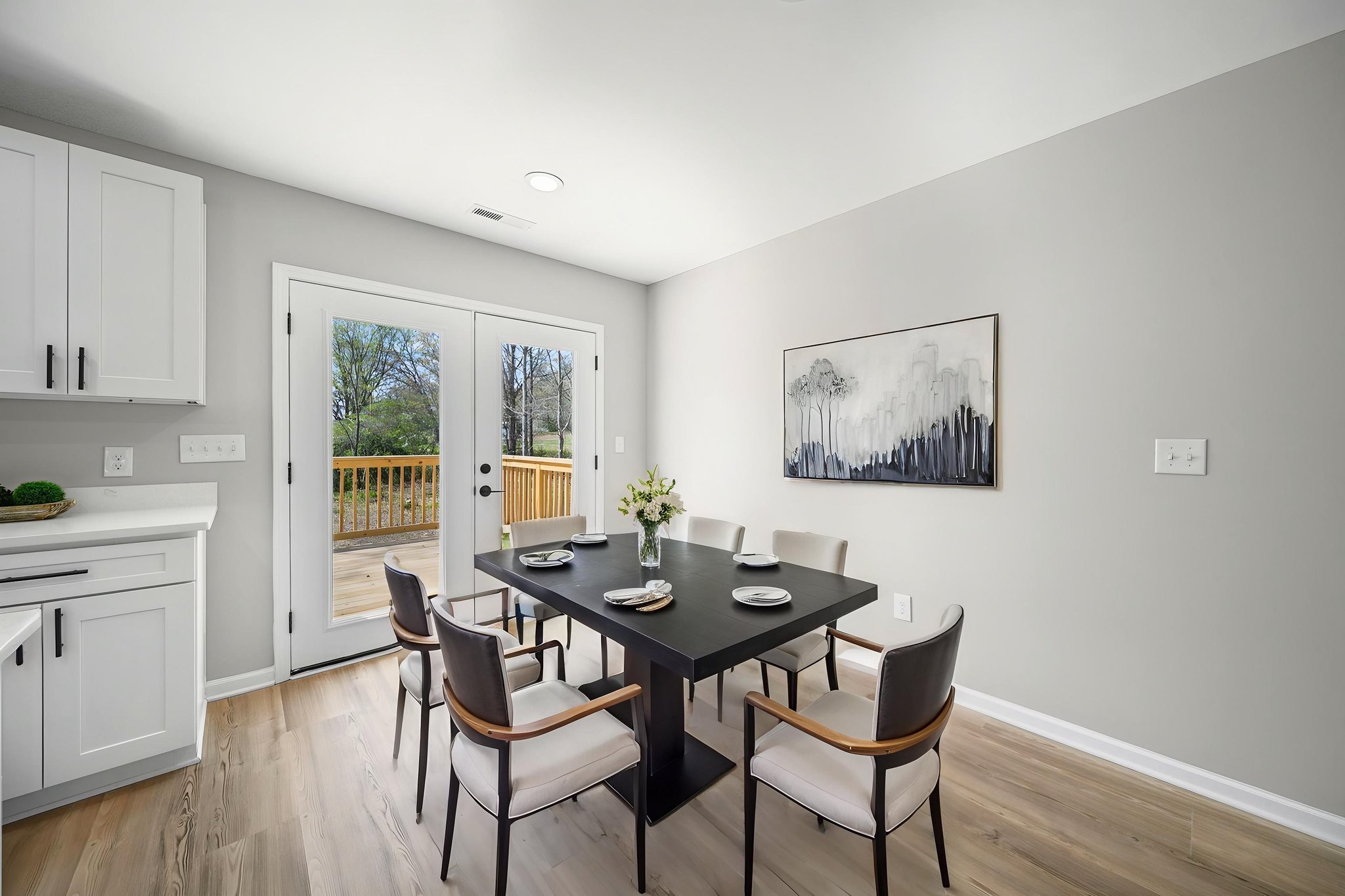 DSC04195_print virtually staged.jpeg