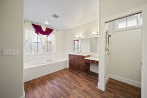  Photo 31