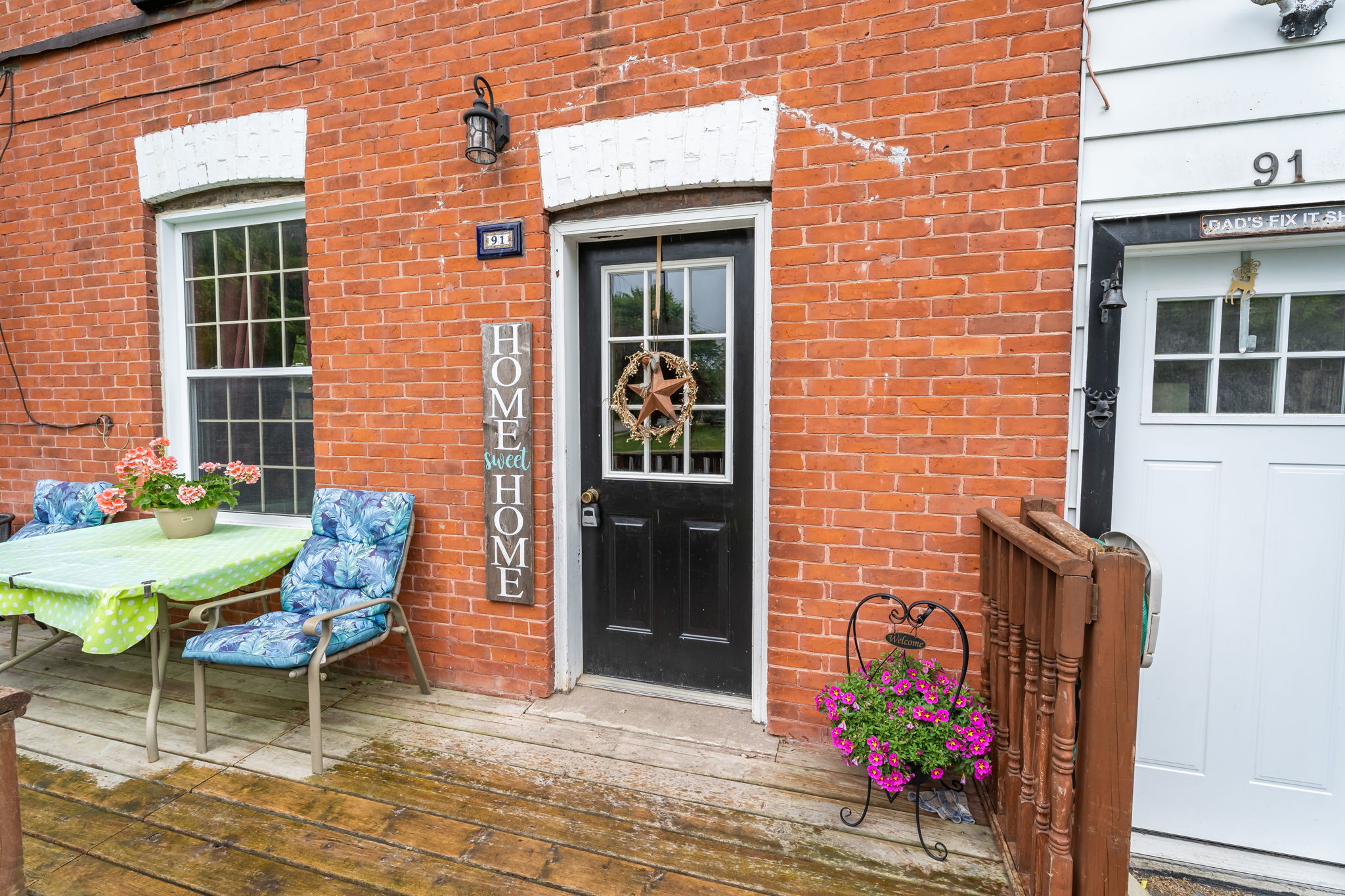 Front Porch/Entrance