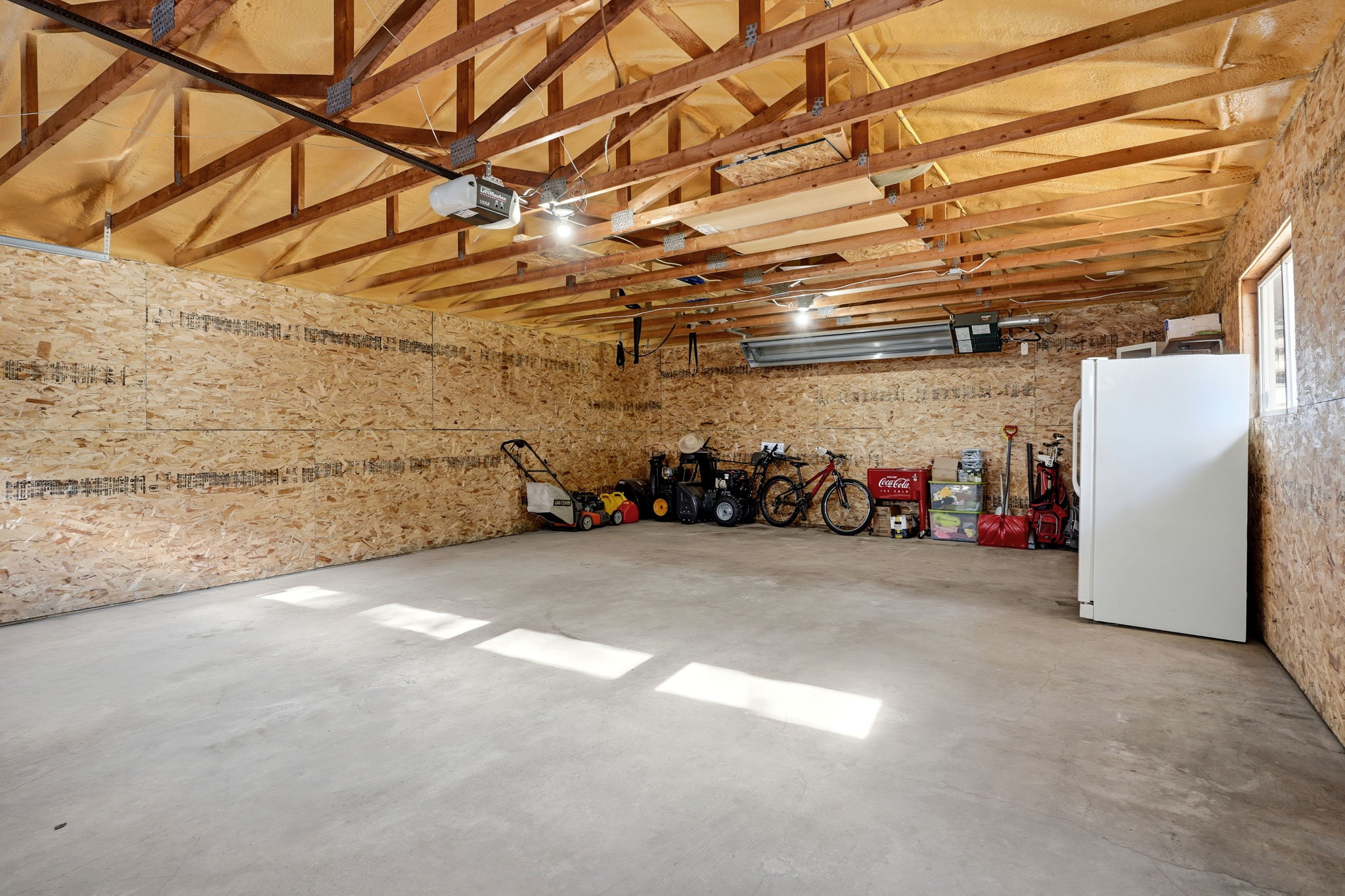 Photo 40