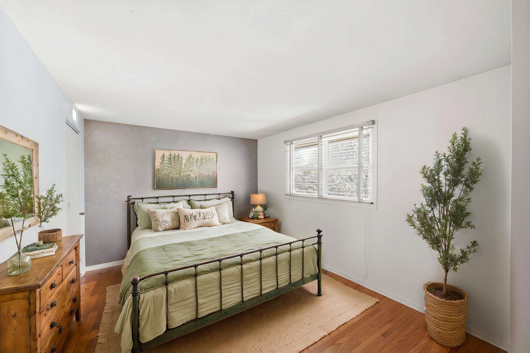 DSC_3549 virtually staged.jpeg