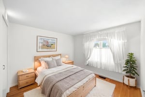 DSC_3579 virtually staged.jpeg