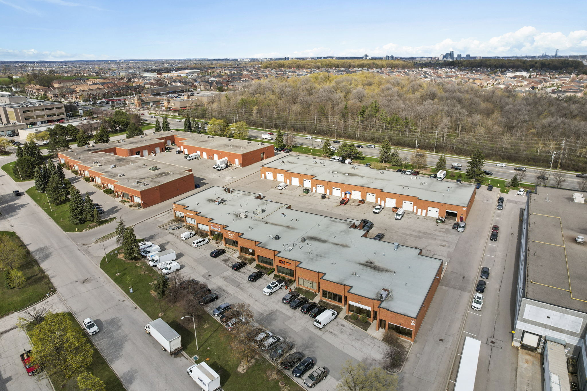 91 Fernstaff Ct 9 Vaughan, ON L4K 5S3