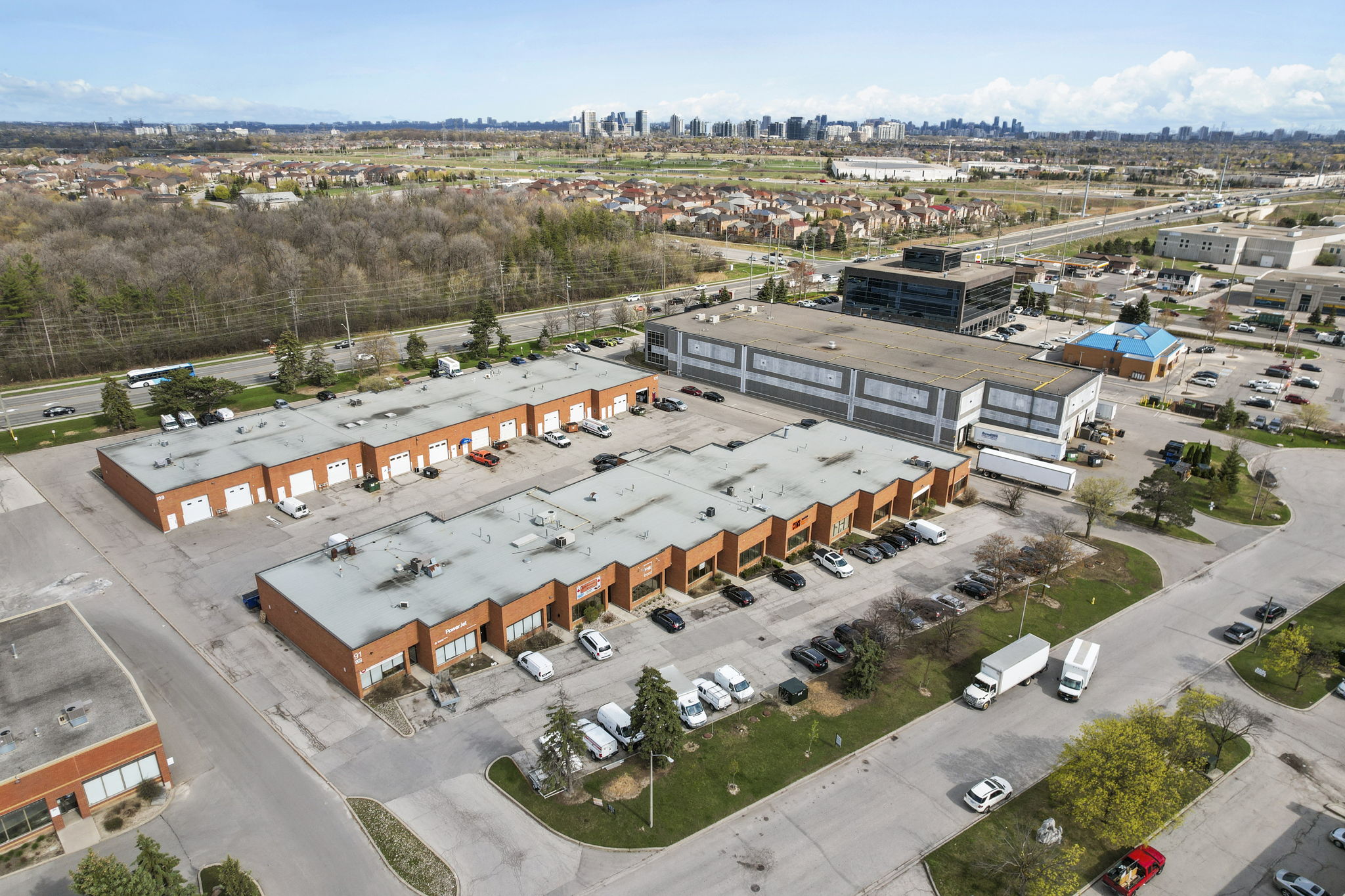 91 Fernstaff Ct 9 Vaughan, ON L4K 5S3