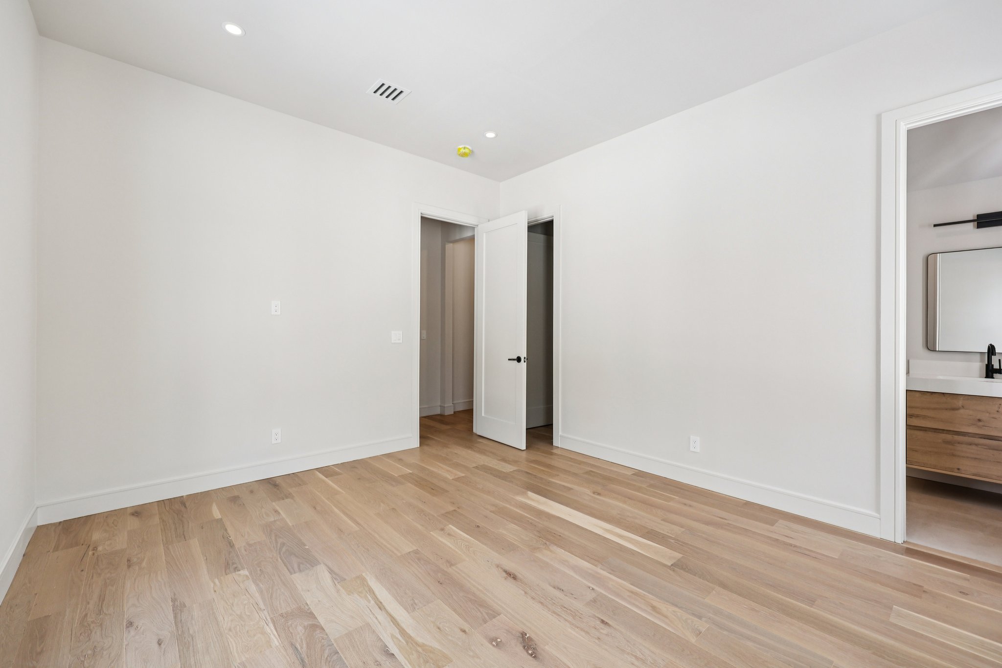 MacArthur Ave-S2502-064.jpg