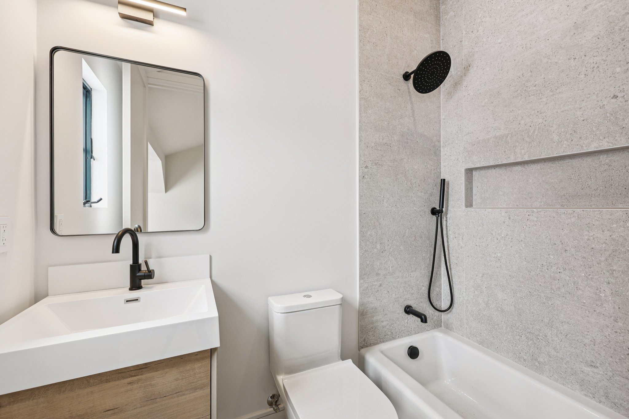 MacArthur Ave-S2502-070.jpg