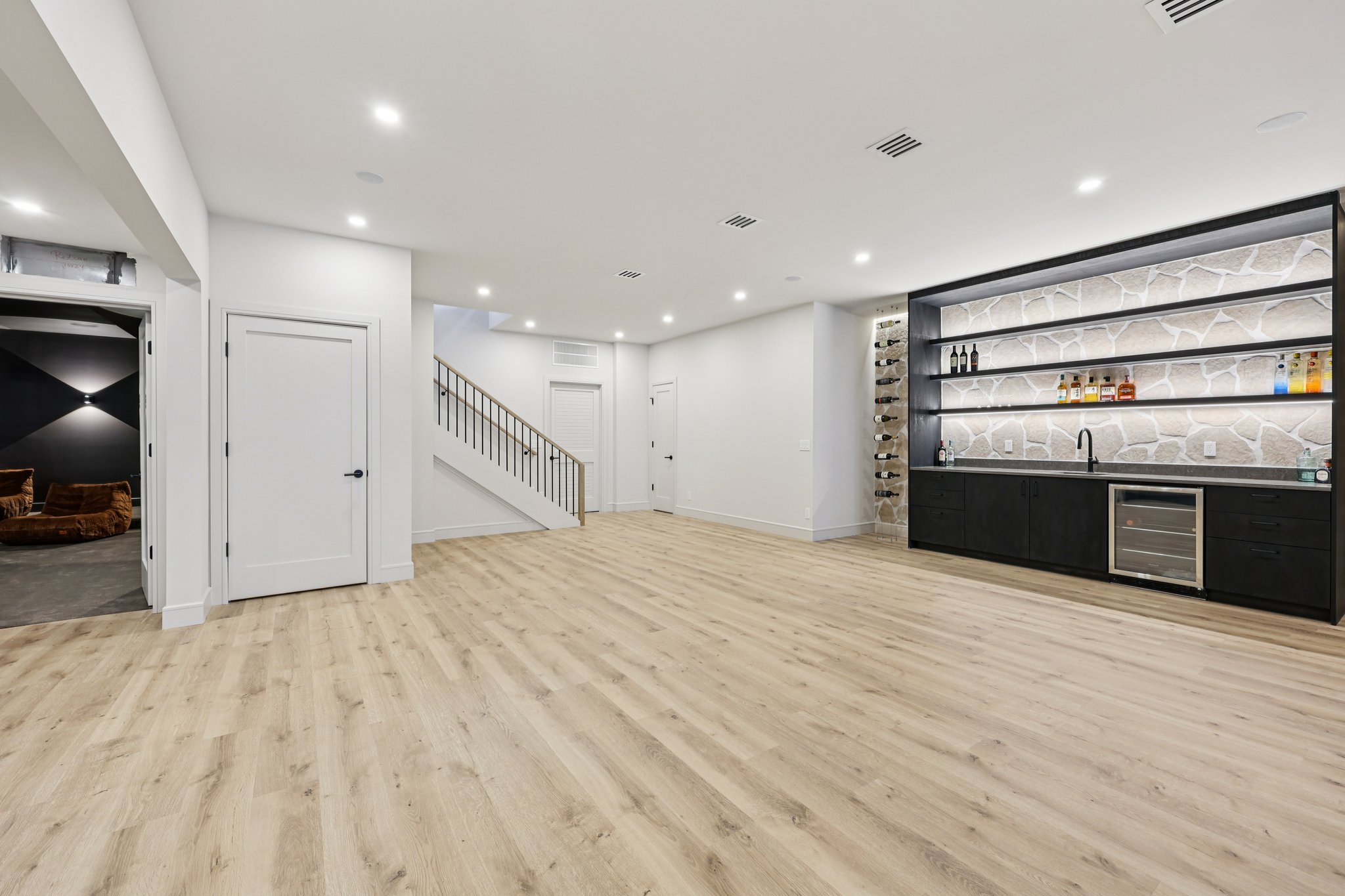 MacArthur Ave-S2502-077.jpg