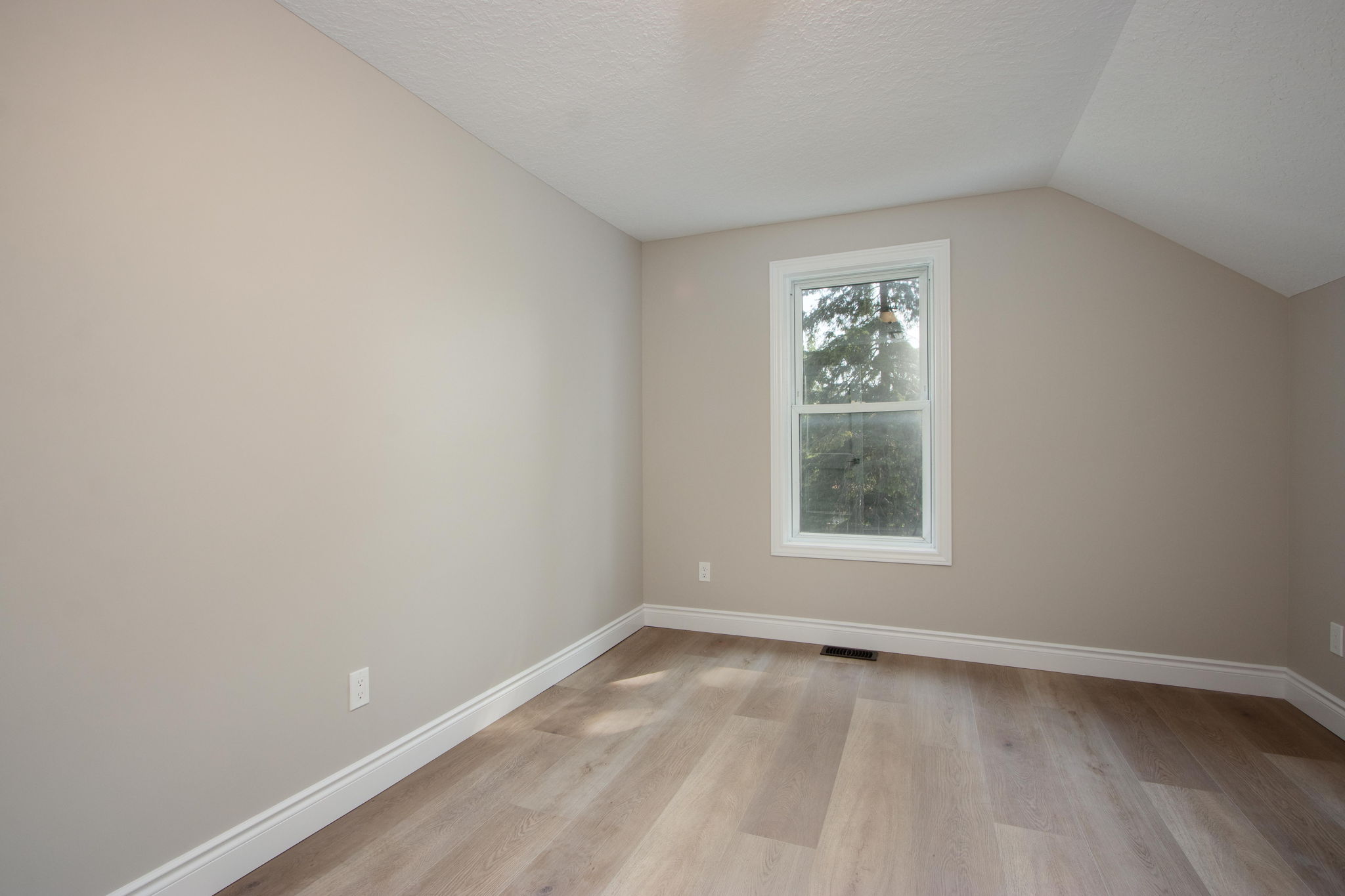 91 McNab St, Stratford, ON N5A 1Z3 Picture Your Home