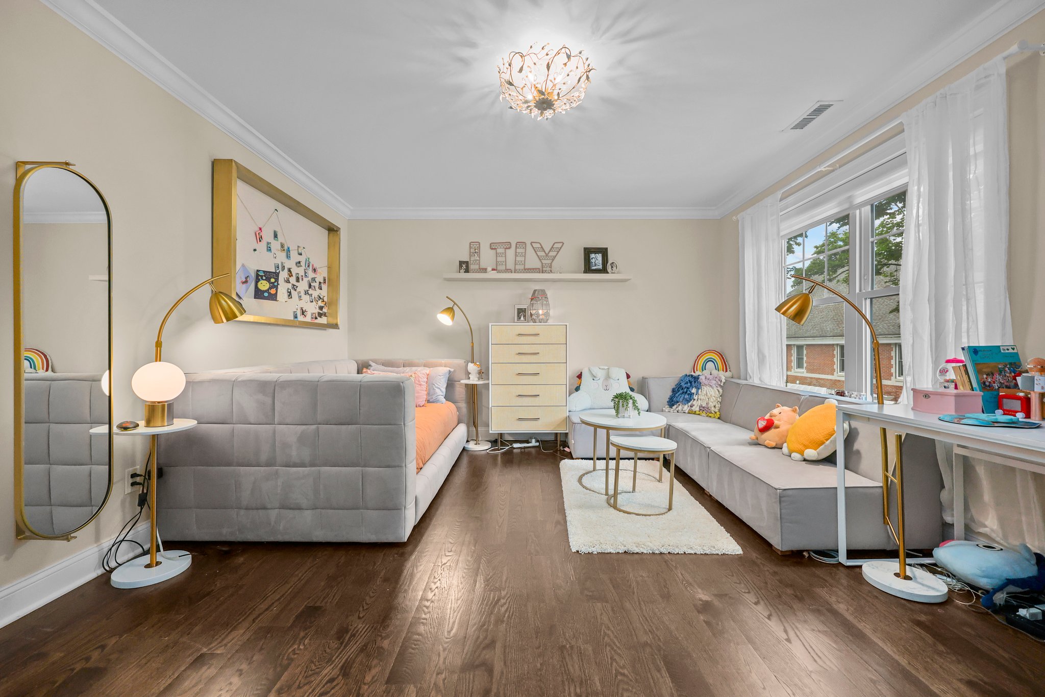 Spacious Ensuite Bedroom w/Gleaming Hardwood Floors