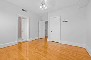 910 Greenway Ct, Norfolk, VA 23507, USA Photo 22