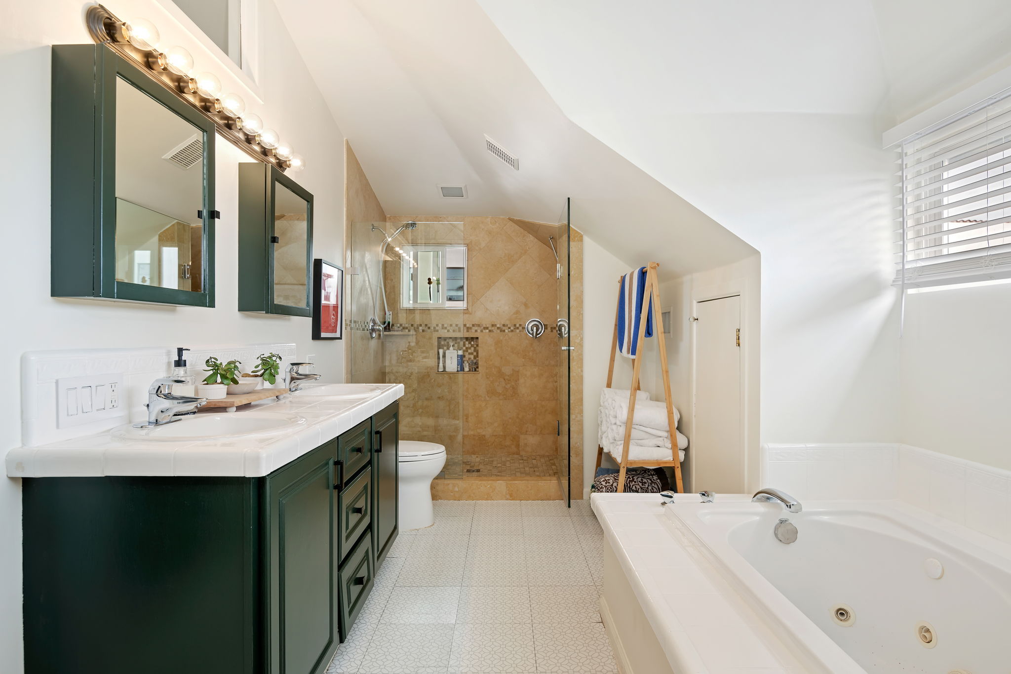26 - Upstairs Bathroom