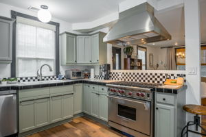 09 - Kitchen