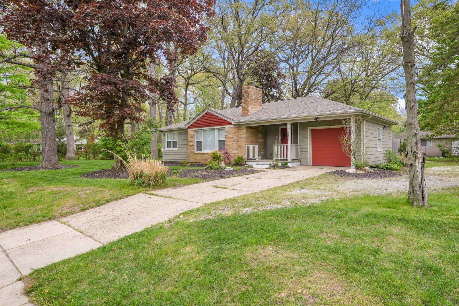 910 Twyckenham Dr, South Bend, IN 46615 Skribull