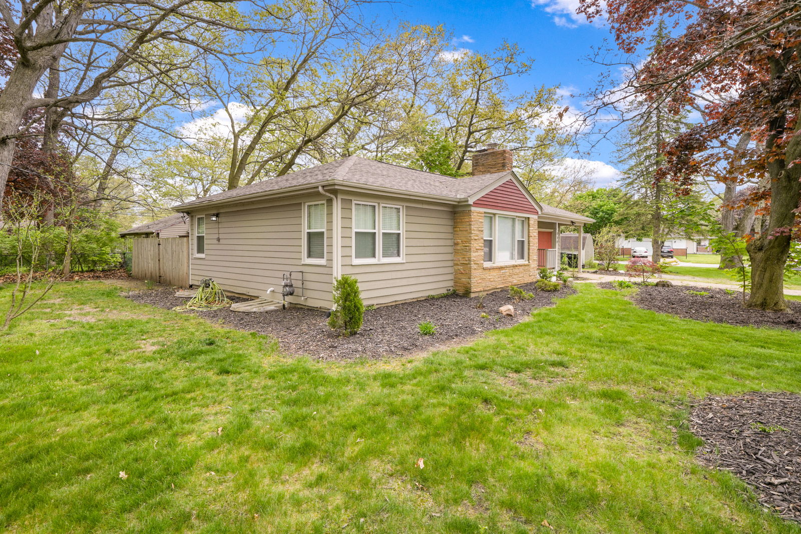 910 Twyckenham Dr, South Bend, IN 46615 Skribull