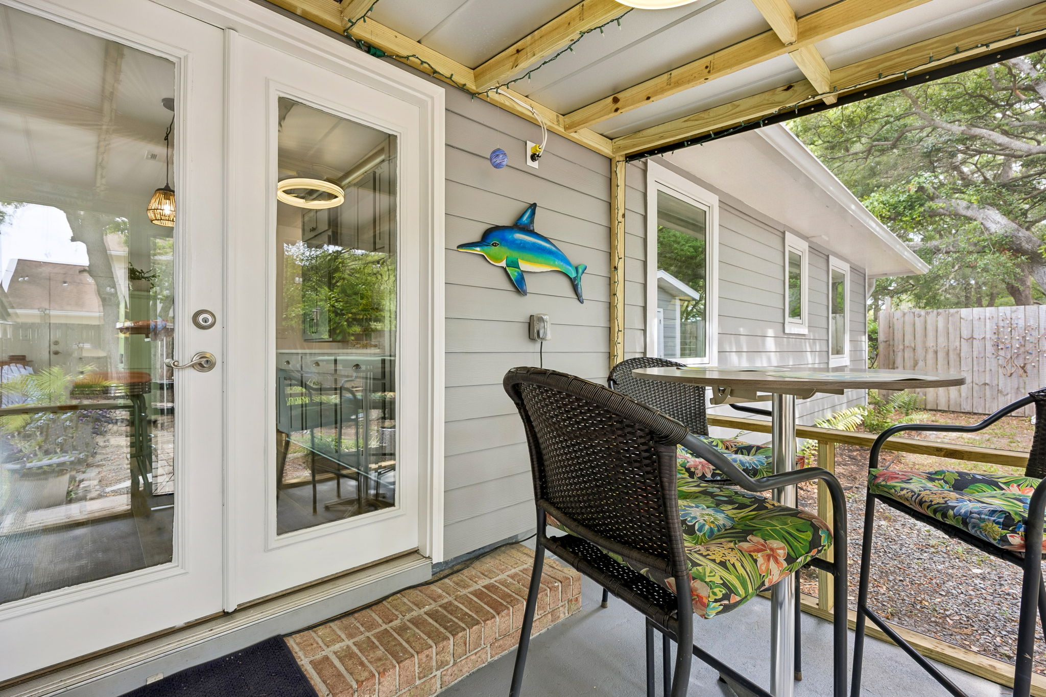 Screened-in Porch