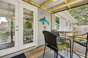 Screened-in Porch