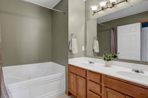 910 Village Pkwy, Circle Pines, MN 55014, US Photo 25