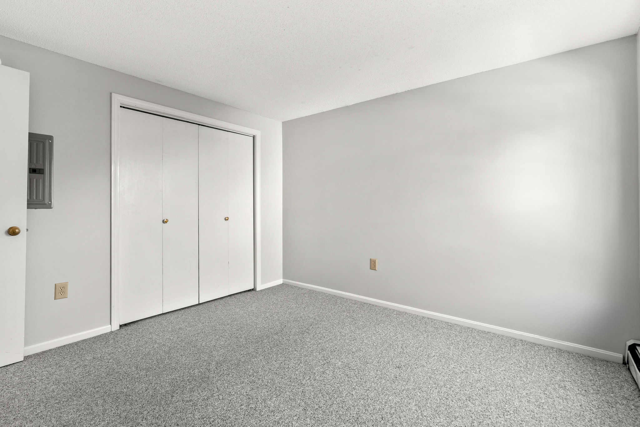 910 White Cedar Blvd, Portsmouth, NH 03801, USA Photo 17