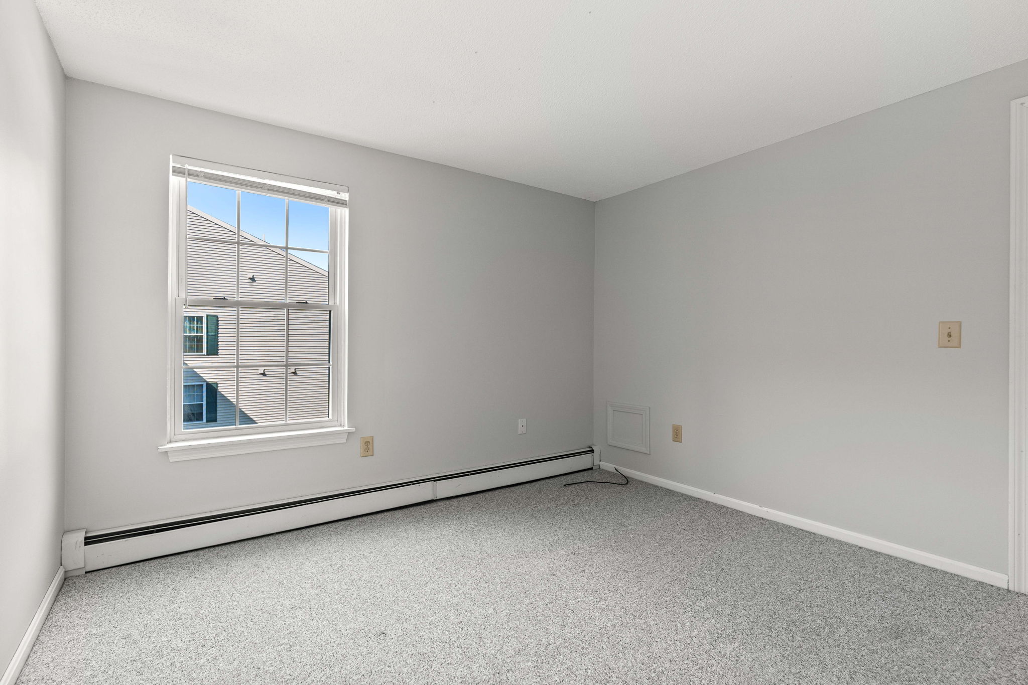 910 White Cedar Blvd, Portsmouth, NH 03801, USA Photo 18