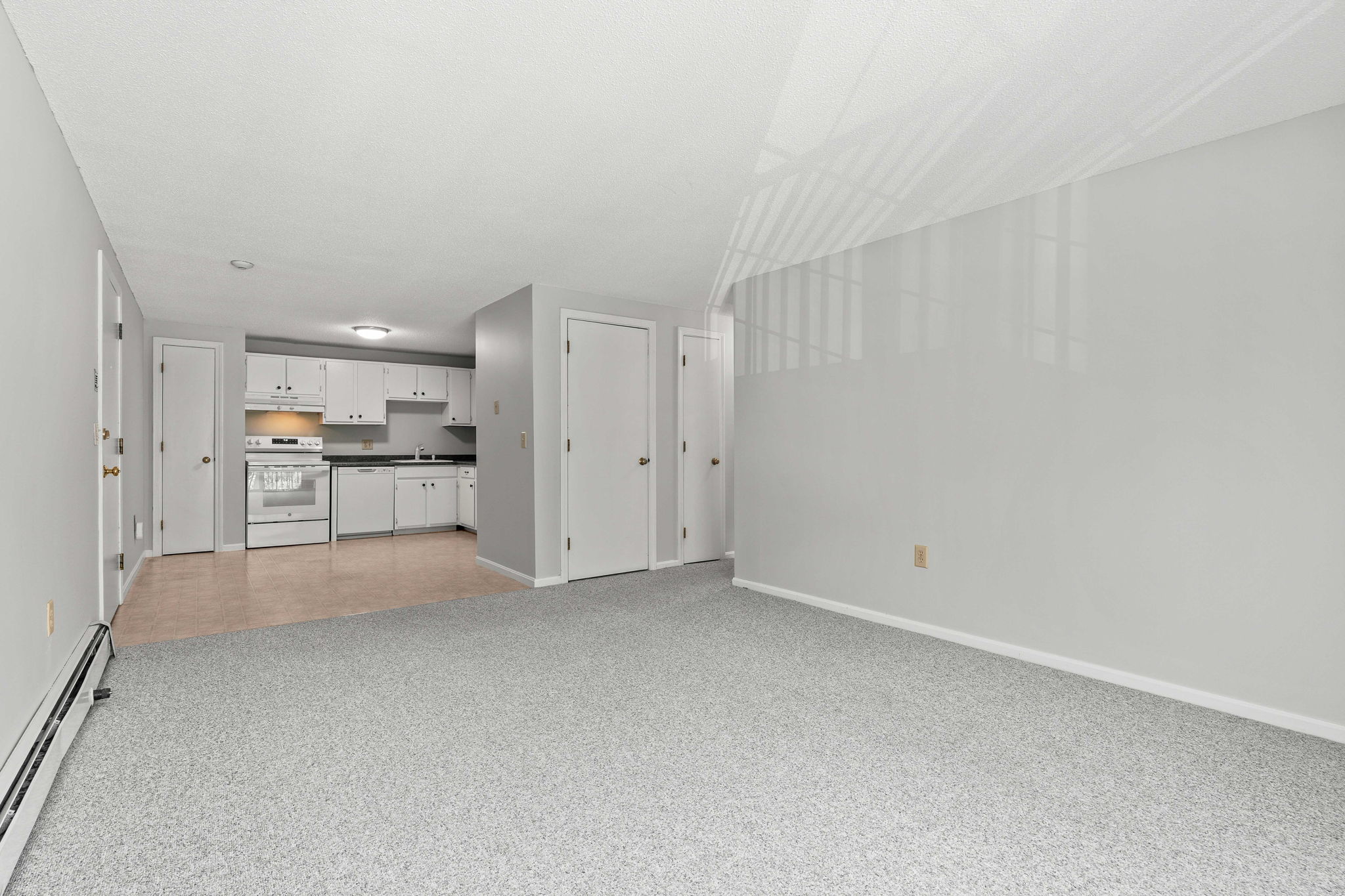 910 White Cedar Blvd, Portsmouth, NH 03801, USA Photo 25