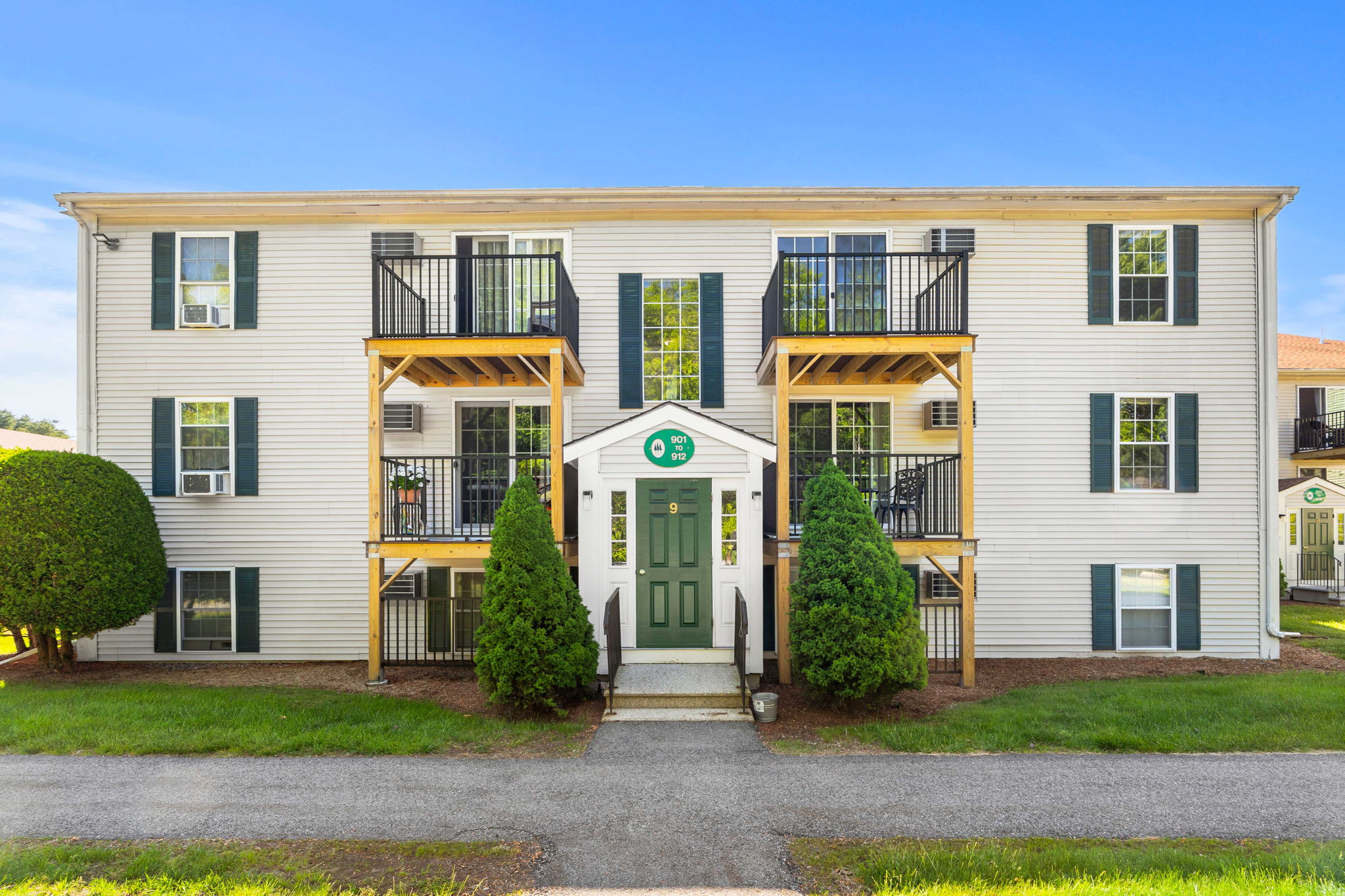 910 White Cedar Blvd, Portsmouth, NH 03801, USA Photo 2