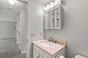 910 White Cedar Blvd, Portsmouth, NH 03801, USA Photo 19