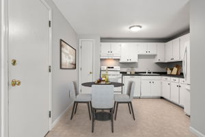 910 White Cedar Blvd, Portsmouth, NH 03801, USA Photo 26