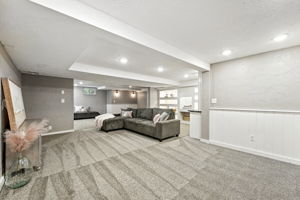  Photo 49