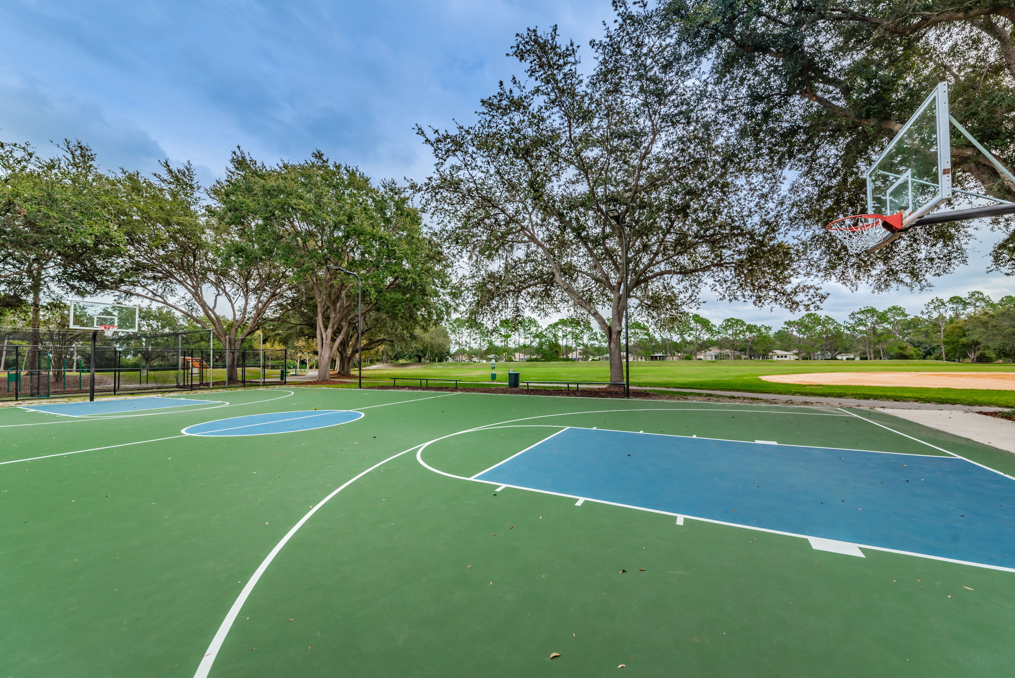 16-Hunters Green Basketball Court