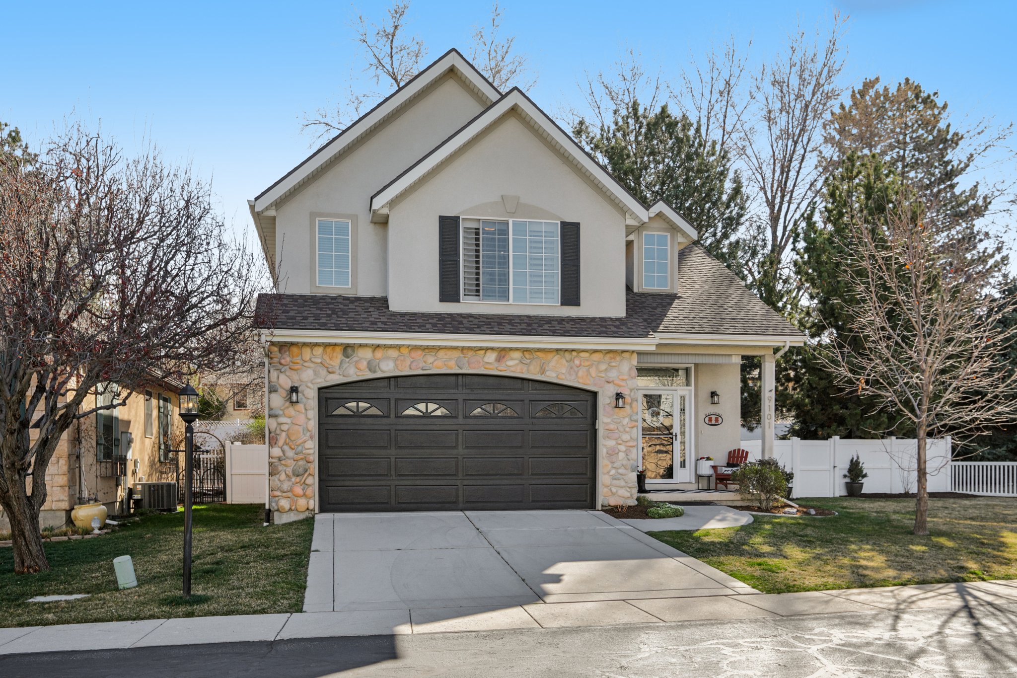 S Enchanted Oak Ln-S1903-002.jpg