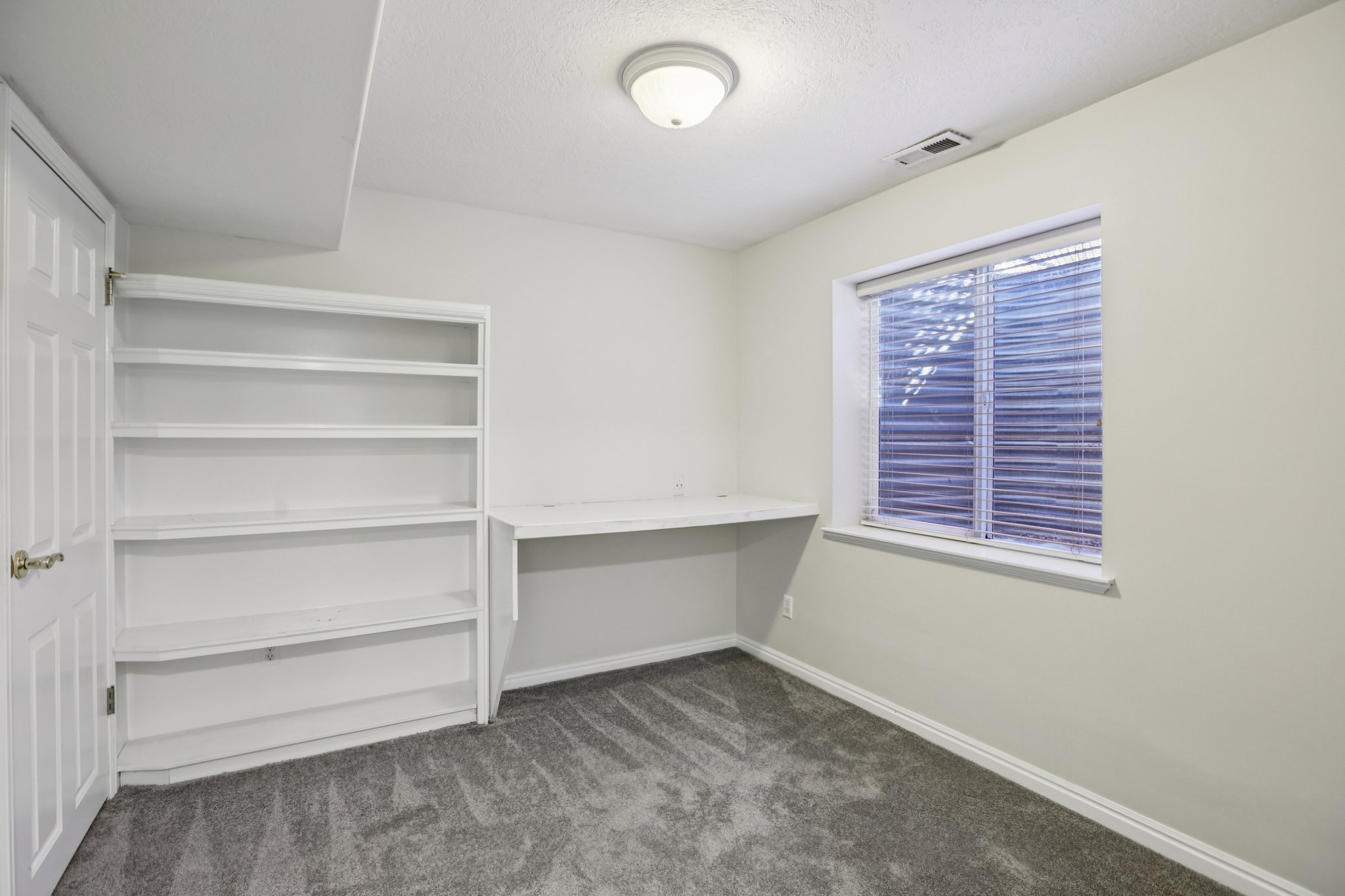 S Enchanted Oak Ln-S1903-036.jpg